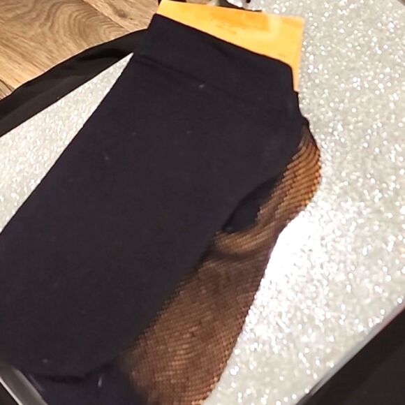 Steve Madden 2-PK Fishnet/Black Crew Socks - Picture 3 of 6